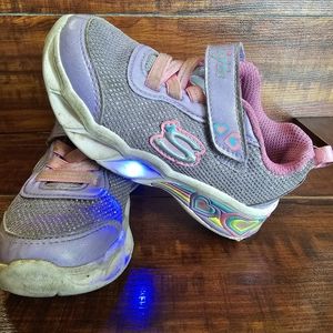 8t sketchers light up hearts runners